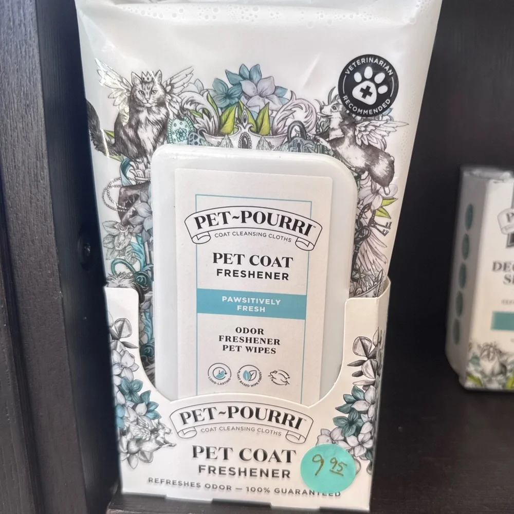 Pet Coat Freshener Wipes - White and Blue